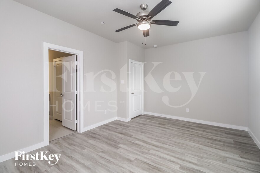 Building Photo - 334 Niki Dr