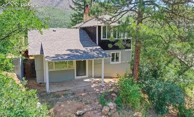 Back of house - 8255 Oak St