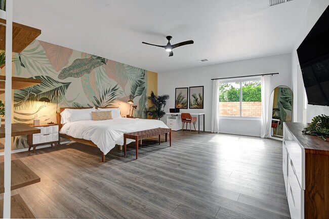 Building Photo - 2005 E Racquet Club Rd