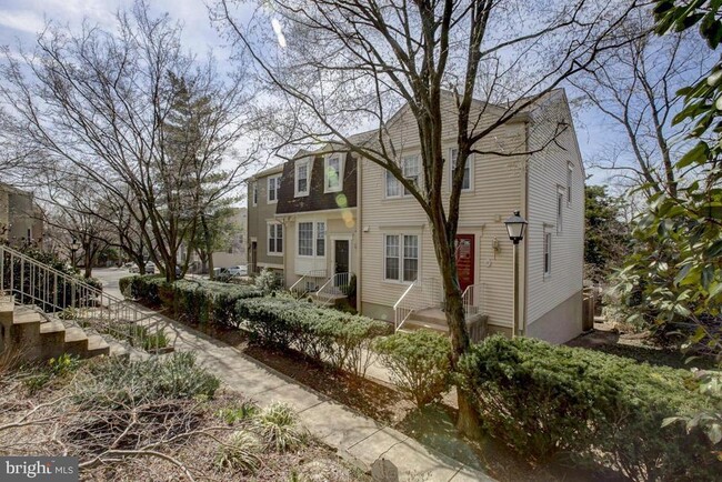 Building Photo - 35 Fendall Ave