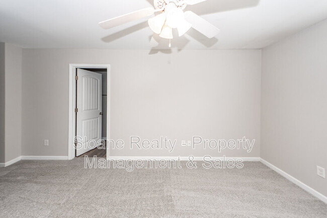 Building Photo - 522 Truman Dr