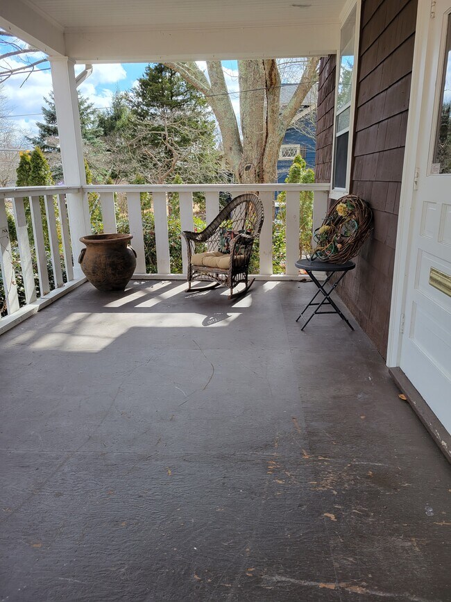 Front porch - 4237 Post Rd