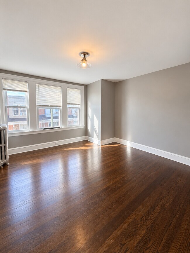 Building Photo - 6744 Linmore Ave