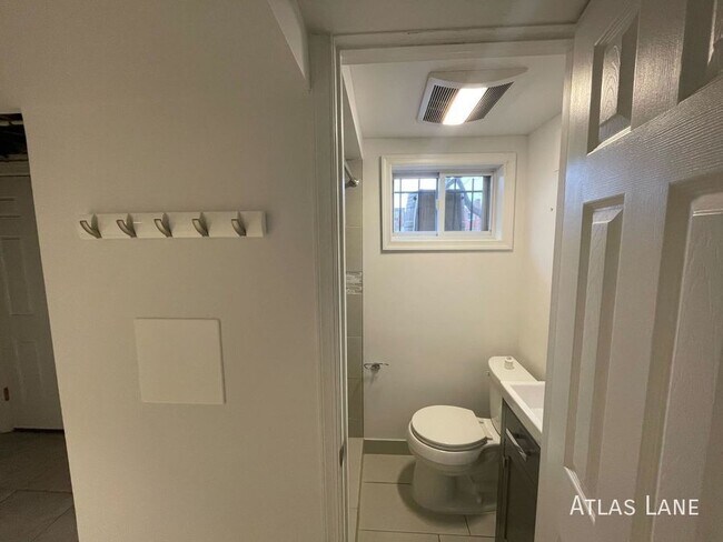 Building Photo - Professionally Managed  & Recently Renovat...