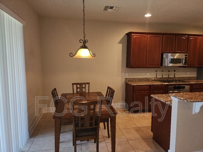 Building Photo - 1404 Milledge Ln