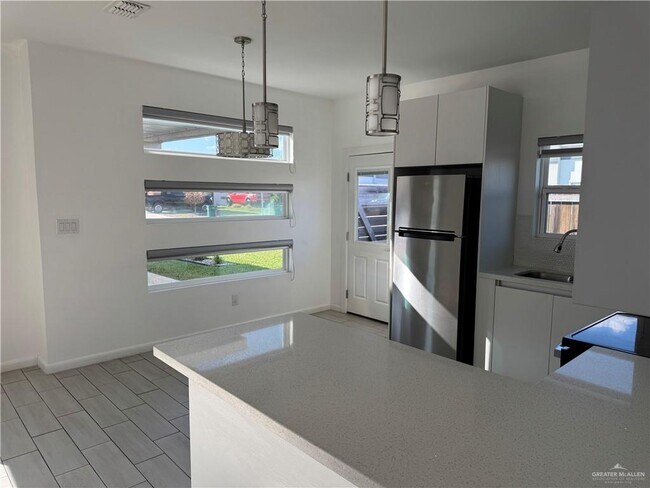 Building Photo - 22 S Sports Dr