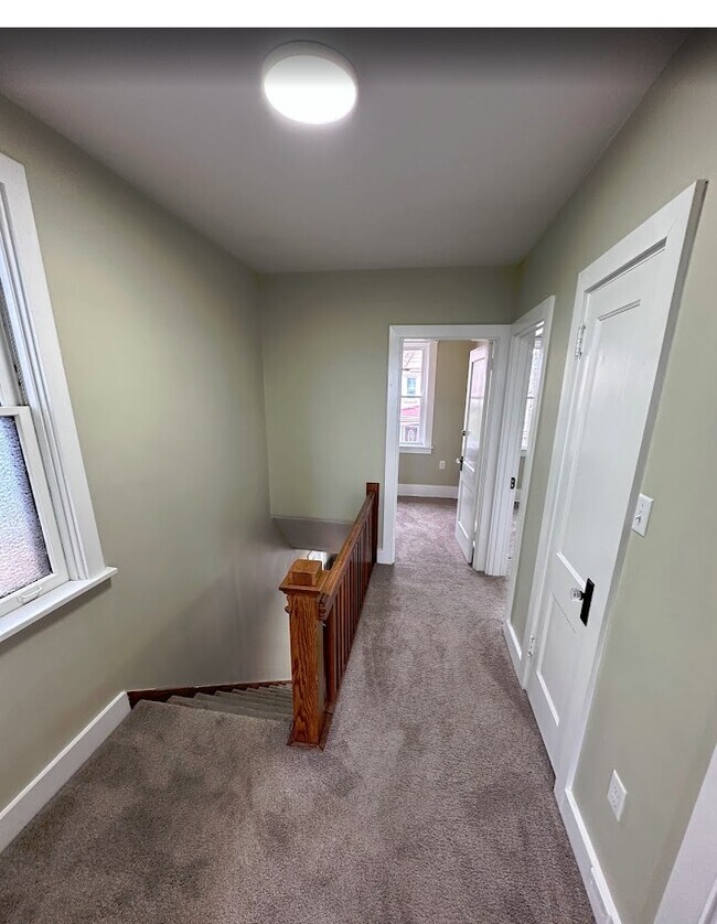 Building Photo - 418 Carl St