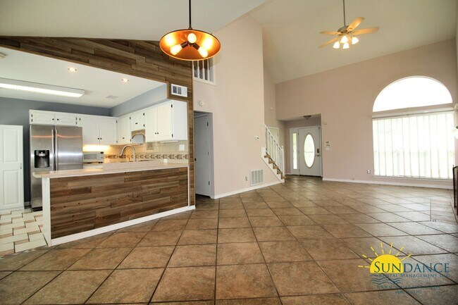 Building Photo - Lovely 4 Bedroom Home in Fort Walton Beach
