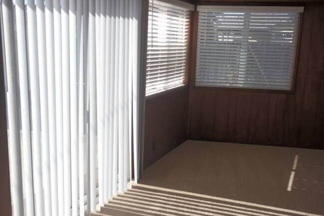 Building Photo - Lovely College Area Home