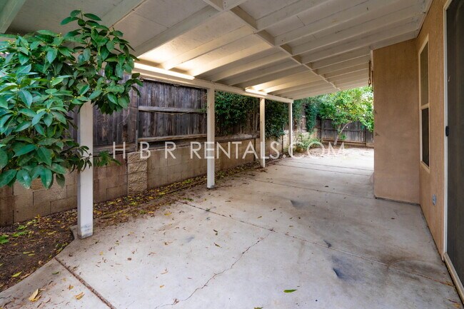 Building Photo - 1582 Peony Dr