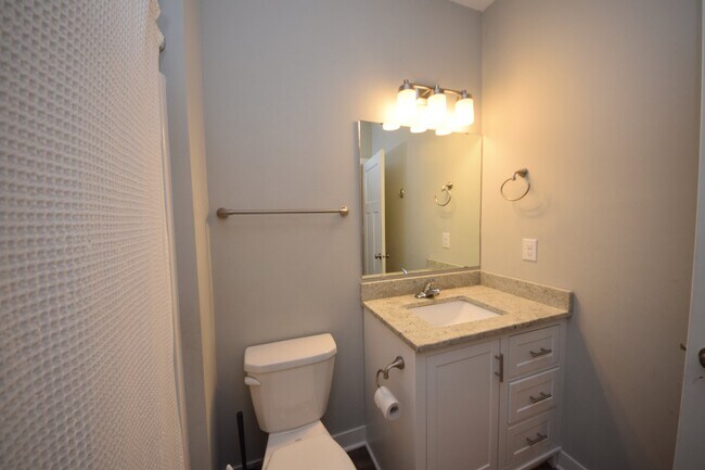 Building Photo - Spacious Luxury 2-Bed, 2-Bath Home in Longfellow – Available June 5th!