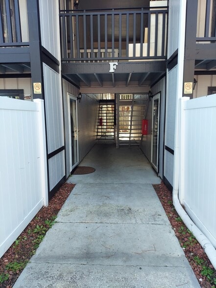 Building Photo - 950 Forestbrook Rd