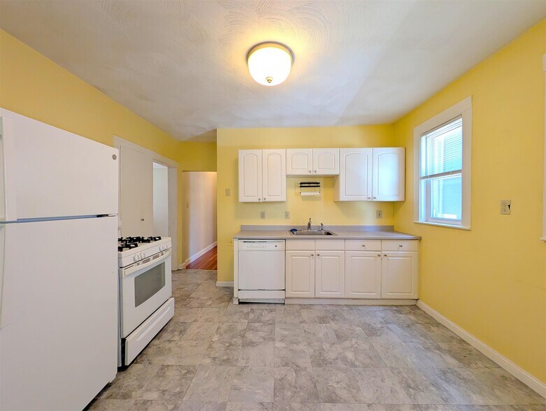 Building Photo - 79 Conwell Ave