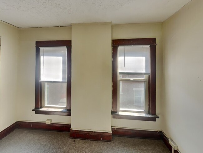 Building Photo - 289-291 E 14th Ave-289
