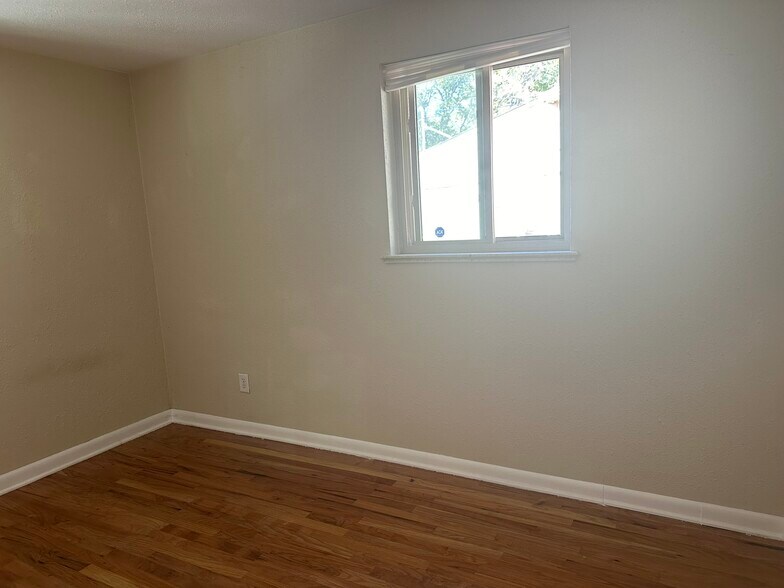 Building Photo - 1314 W Gill Pl