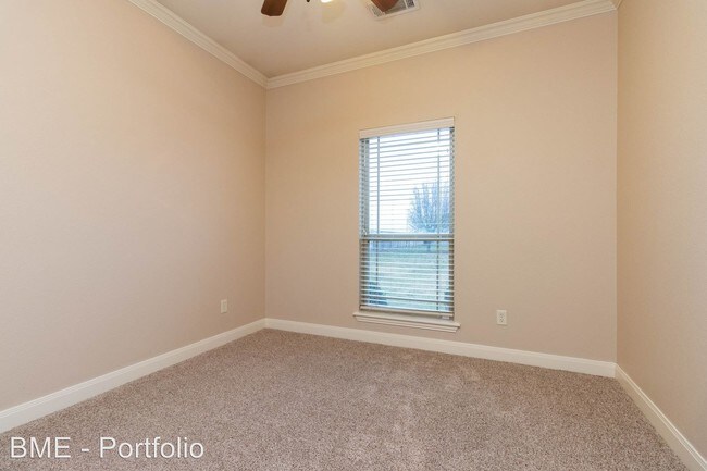 Building Photo - 4 br, 2 bath House - 6717 Blossom