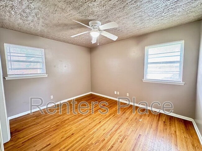 Building Photo - 5611 S Rockford Ave