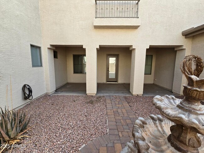 Building Photo - 16036 W Custer Ln