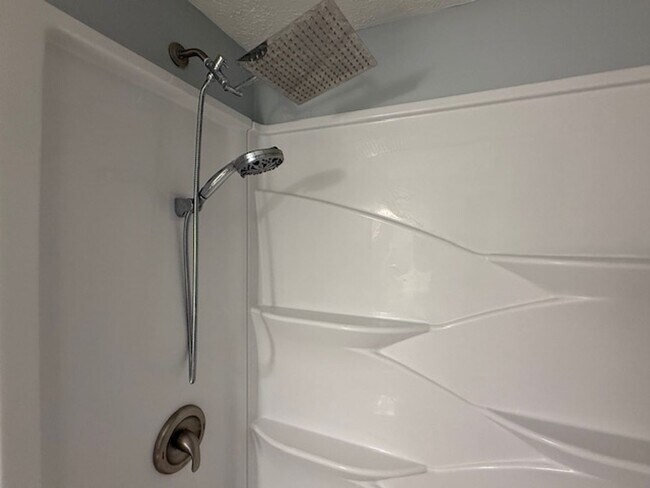 Building Photo - All One Level Living La Plata