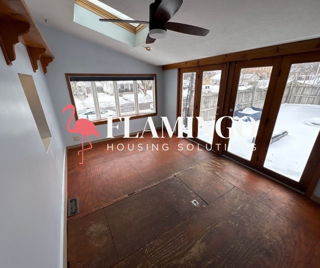 Building Photo - 214 W Main St