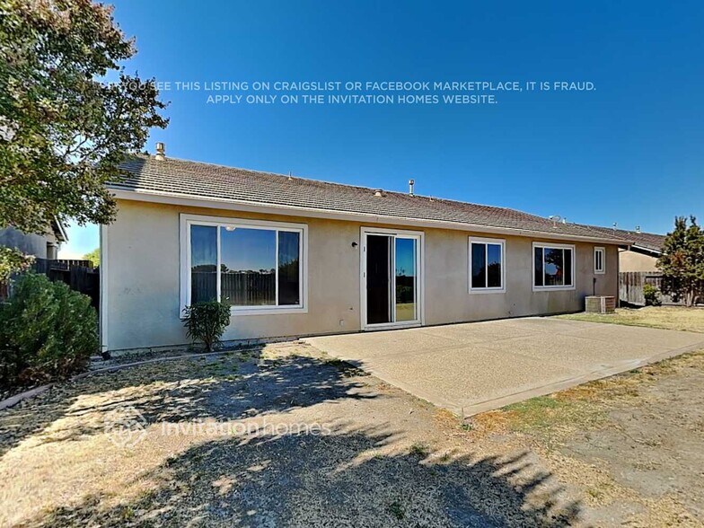 Building Photo - 573 Silver Saddle Dr