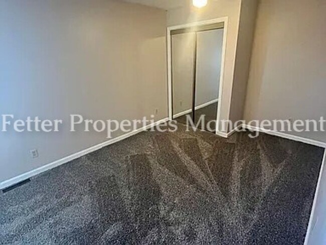 Building Photo - 1388