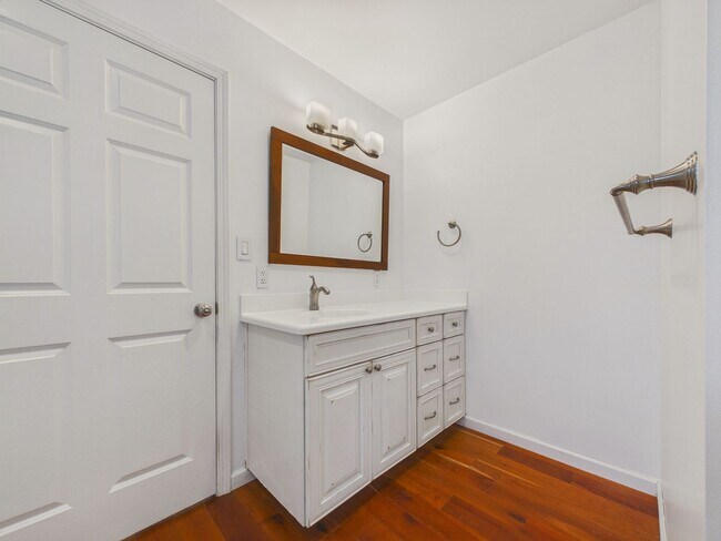 Building Photo - San Carlos home for rent plus studio in-law unit! $7,500