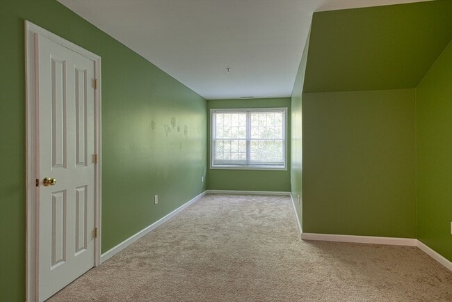 Building Photo - 89 Buttercup Ln