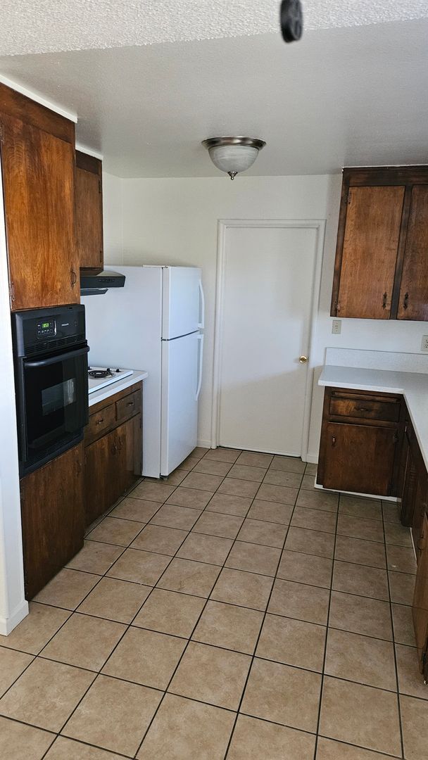 Building Photo - Affordable 3 Bedroom Home for $2100 Rent, $2100 Deposit, 1st Month Free with Lease!
