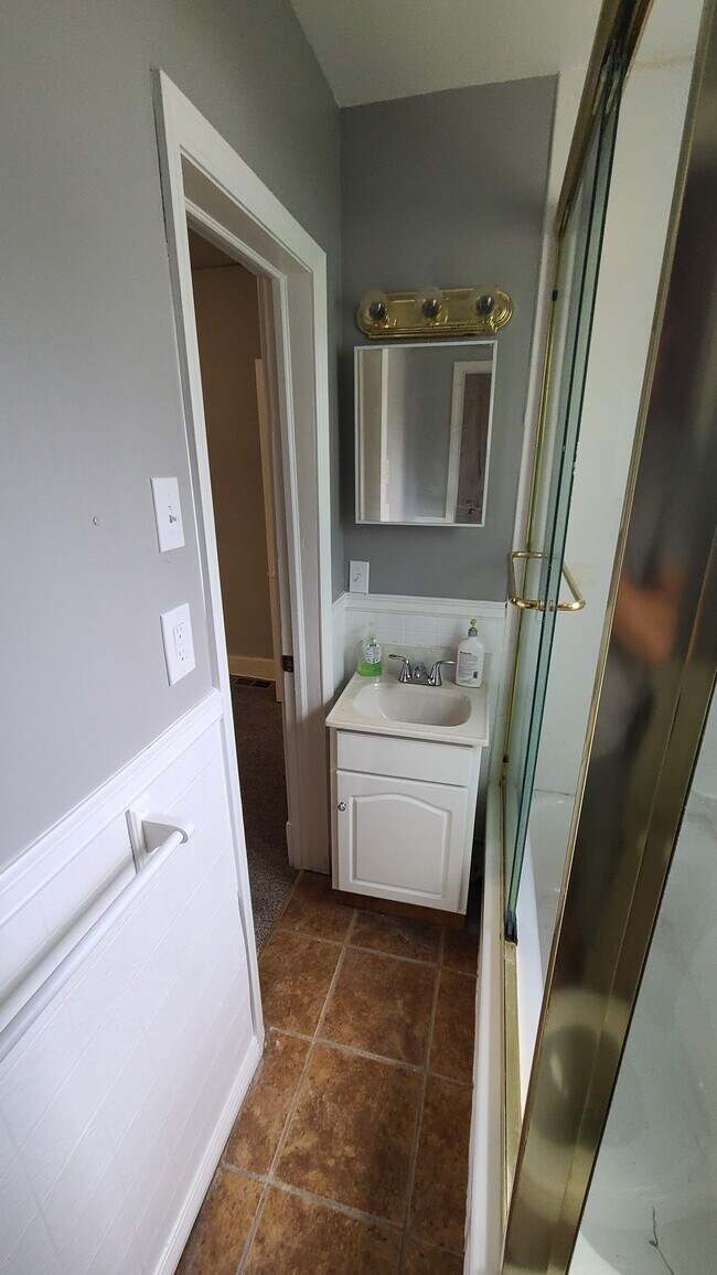 Building Photo - 112 S Crysler Ave