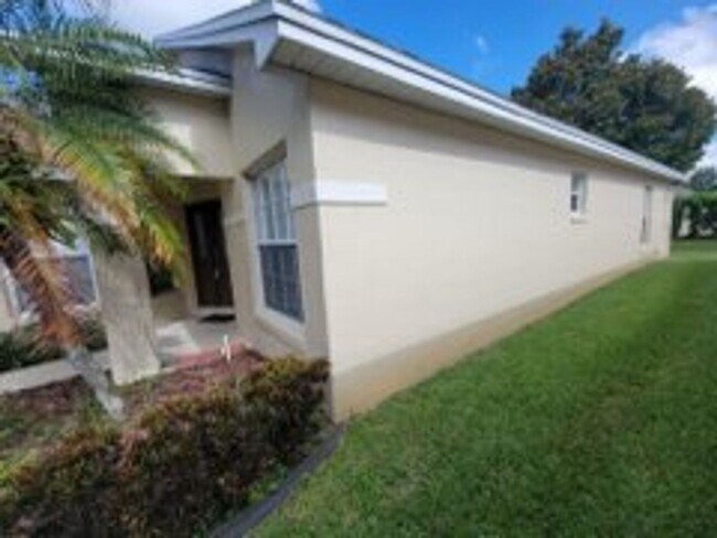 Building Photo - Ready for you to call home!
