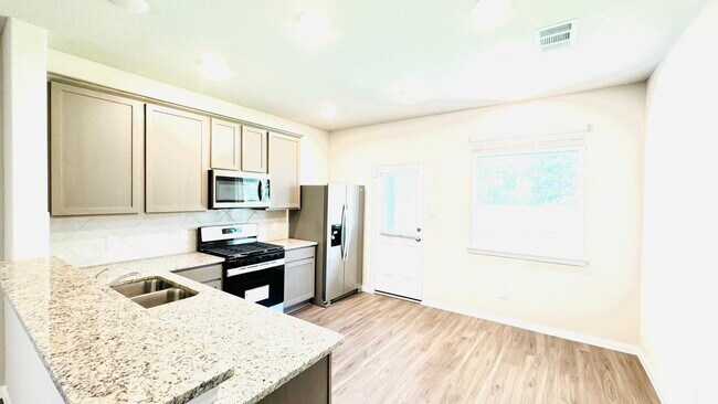 Building Photo - 2423 Bluefish Ct