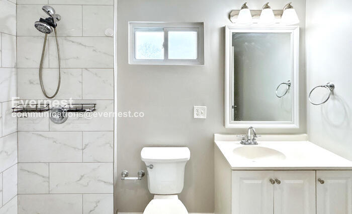 Building Photo - 2432 Steele Ave