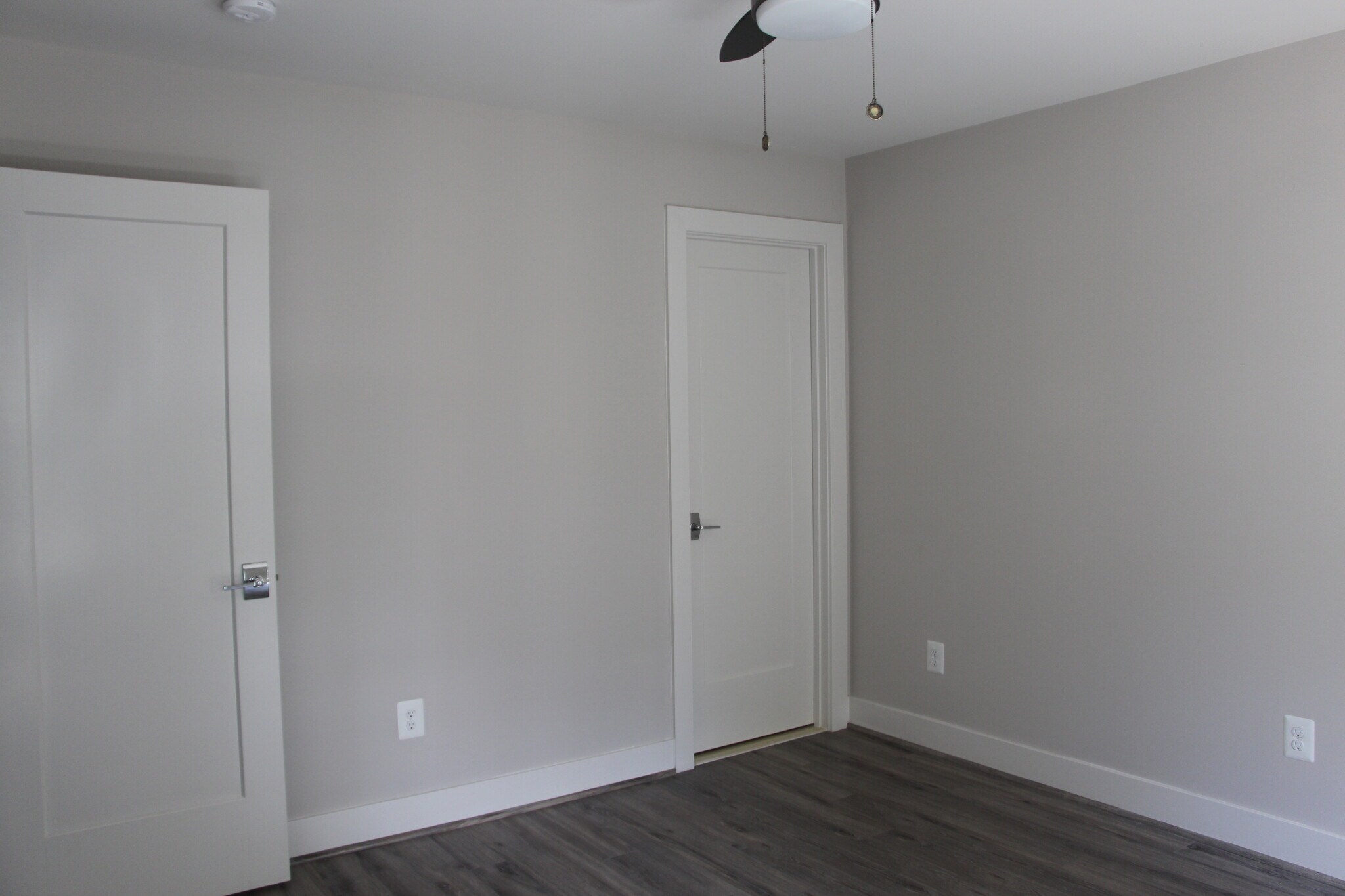 Building Photo - 904 N Buchanan Ct