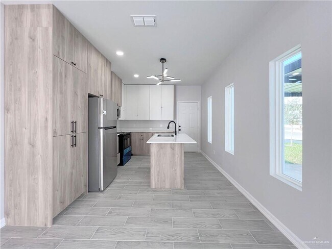 Building Photo - 16 N Alexandrite Ave