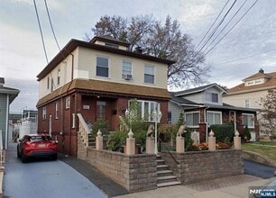 Building Photo - 31 Hedden Terrace