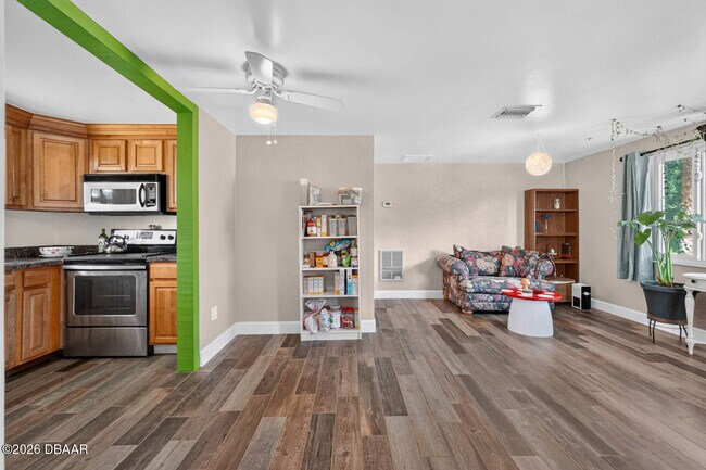 Building Photo - 277 Debary Dr