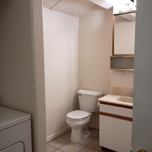 Building Photo - 3180 S 8560 W