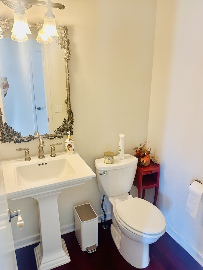 Building Photo - 5226 Cedarhurst Dr