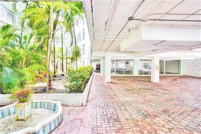 Building Photo - 1400 Pennsylvania Ave