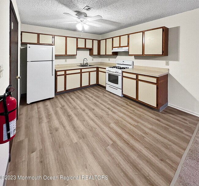Primary Photo - 2510 Belmar Blvd