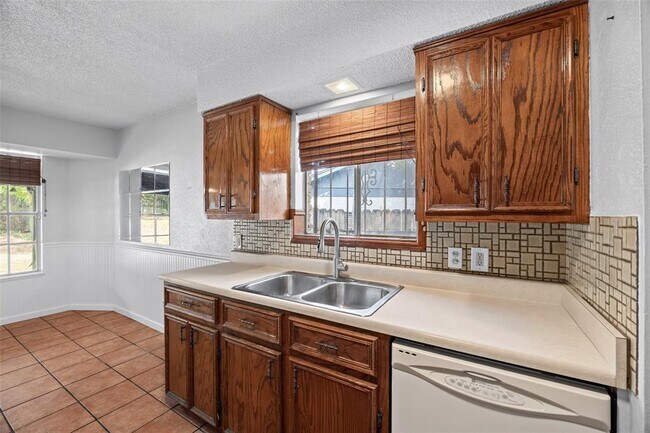 Building Photo - 7506 Glenhill Rd