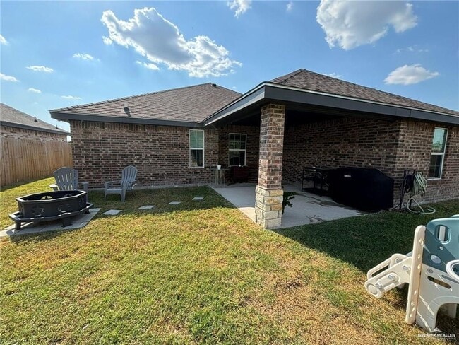 Building Photo - 20 N Sugar Bear Dr