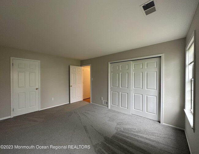 Building Photo - 143 Tanglewood Pl