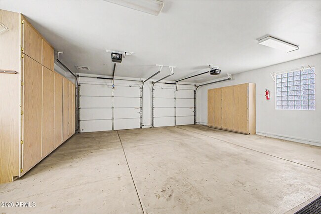 Building Photo - 9202 E Rimrock Dr