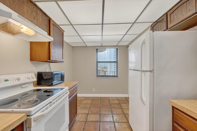 Building Photo - 2029 N Ocean Blvd