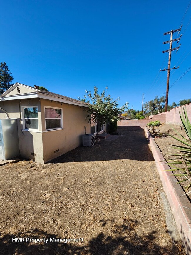 Building Photo - Beautifully Remodeled One-Story Home for Rent