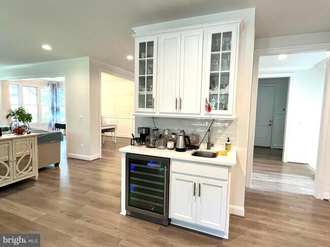 Building Photo - 6626 Moly Dr