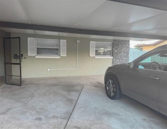 Building Photo - 10618 Eastview Dr