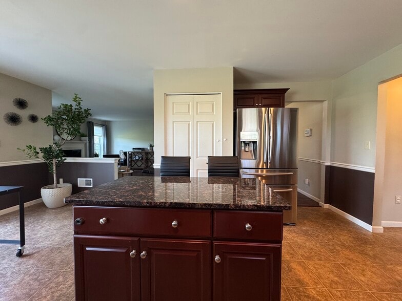 KITCHEN - 1537 Abigail Ln